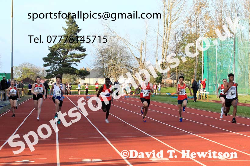 75 metres, 2022 NEGP No. 1,  Monkton Stadium, April 20th, on a very cold night. Photo: David T. Hewitson/Sports for All Pics